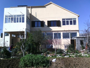 Apartments with a parking space Kastel Stafilic, Kastela - 11022